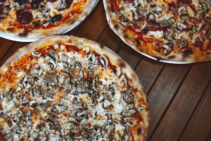 Green lantern pizza classic catering package